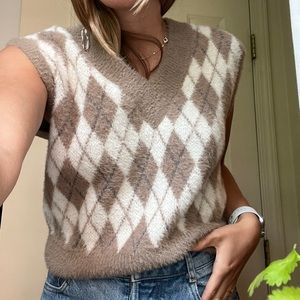 Fuffy Plaid Sweater Vest